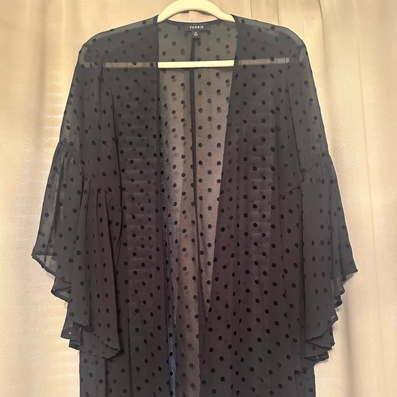 Torrid Black Dot Chiffon Kimono - Size 0 - Picture 4 of 7